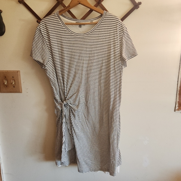 Vince Dresses & Skirts - Vince Short Sleeve Tie-Side T-Shirt Mini Dress White Black Striped Large